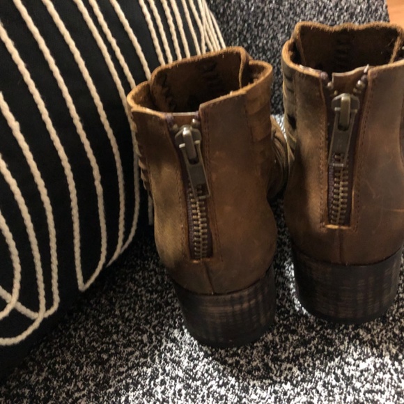 Sbicca collection distressed look leather booties back zip size 7.5 - Picture 2 of 4